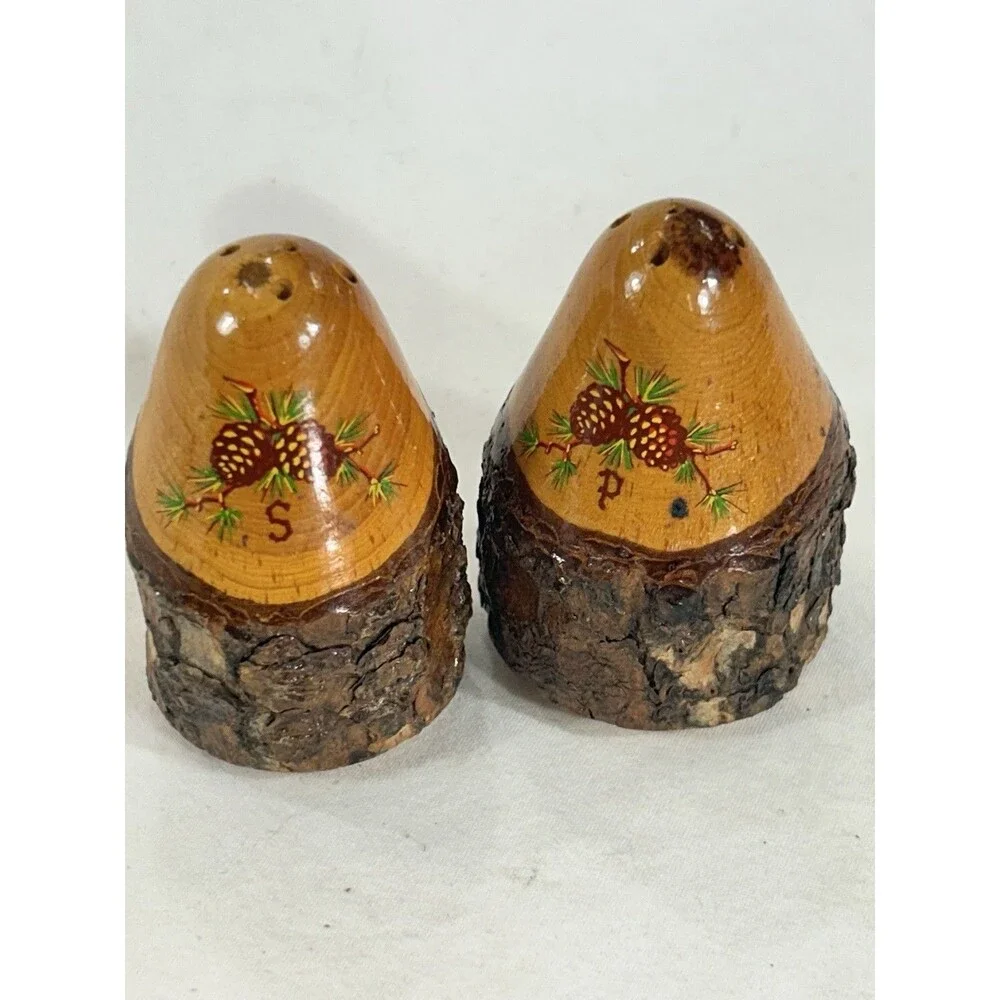 Vintage Wooden Tree Bark Salt Pepper Shakers Yellowstone National Park Souvenir